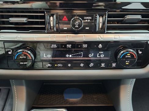 New 2026 Nissan Pathfinder SL w/ SL Premium Package FWD image 33