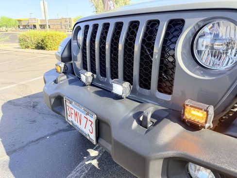 Used 2020 Jeep Gladiator Sport w/ Quick Order Package 24S AWD/4WD image 3