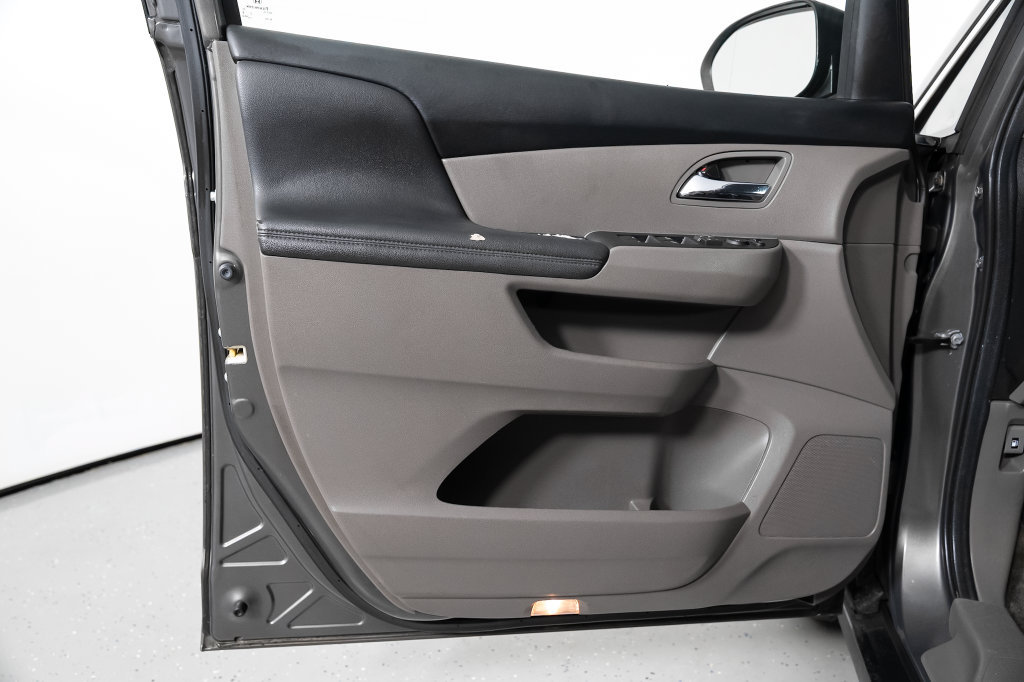 Used 2014 Honda Odyssey EX-L image 37