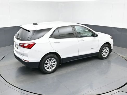Used 2021 Chevrolet Equinox LS w/ LS Convenience Package image 28