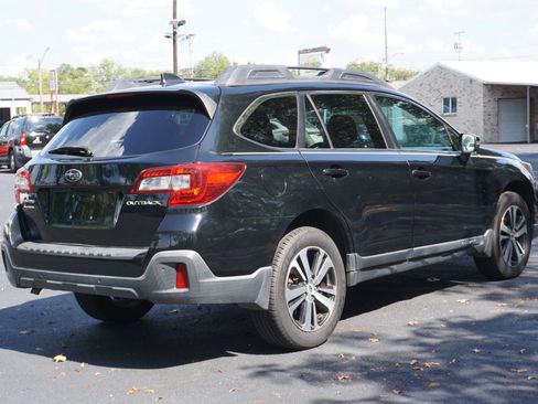 Used 2018 Subaru Outback 2.5i Limited AWD/4WD image 5