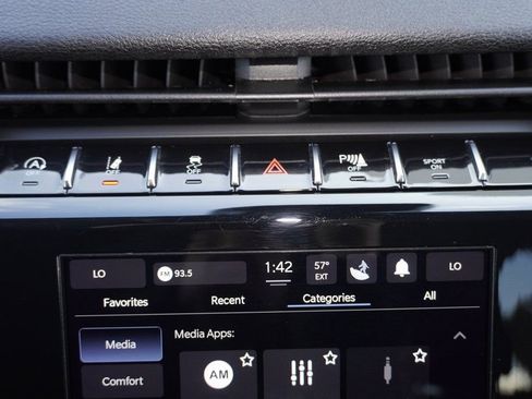 Used 2023 Jeep Grand Cherokee L Laredo image 18