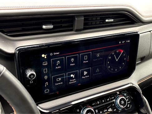 Used 2024 GMC Sierra 1500 AT4 w/ Technology Package image 6