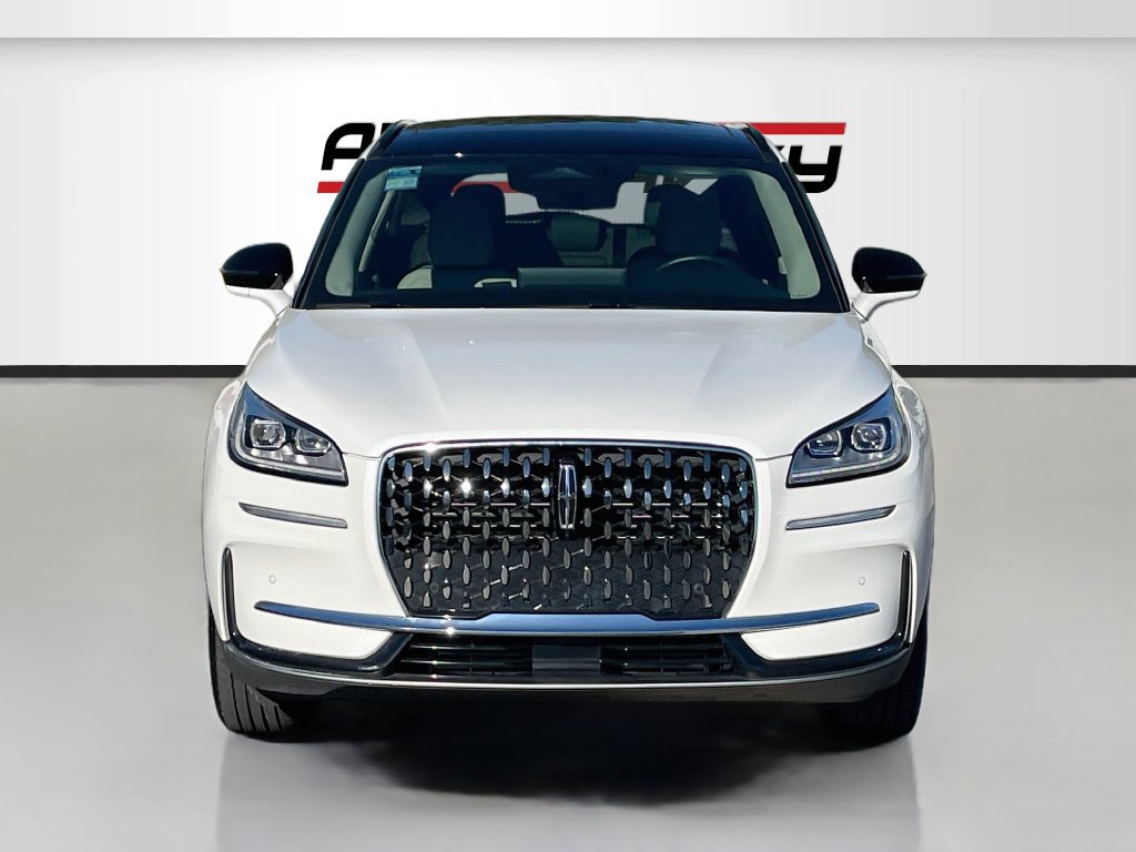 Used 2026 Lincoln Corsair Reserve AWD/4WD image 2