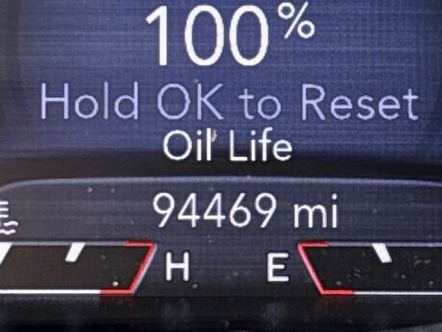 Certified 2021 Jeep Cherokee Trailhawk w/ Sun, Sound & Nav Group image 34