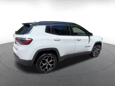 Used 2025 Jeep Compass Limited AWD/4WD image 14