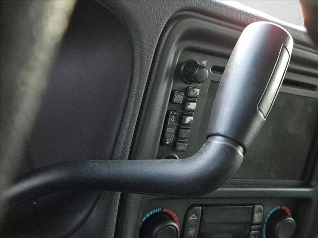 Used 2005 Chevrolet Avalanche Z71 w/ Sun And Sound Package AWD/4WD image 9