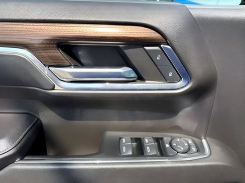Used 2024 Chevrolet Silverado 1500 LT AWD/4WD image 18
