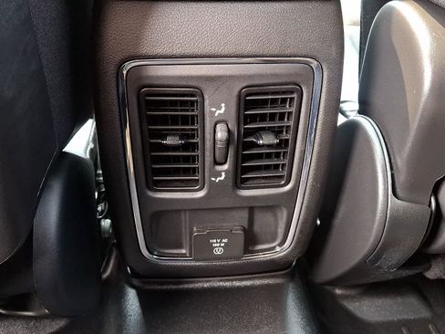 Used 2021 Jeep Grand Cherokee Laredo X AWD/4WD image 11
