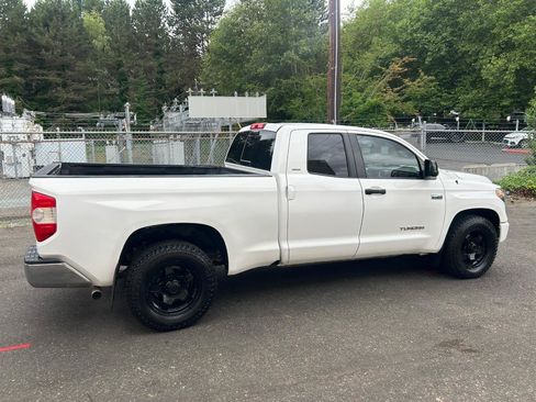 Used 2019 Toyota Tundra SR5 w/ SR5 Upgrade Package AWD/4WD image 4
