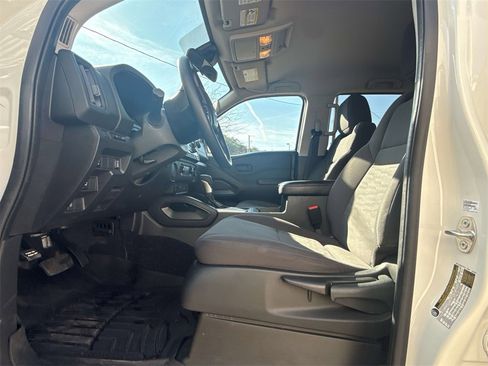 Used 2025 Nissan Frontier S w/ S Utility Package image 11