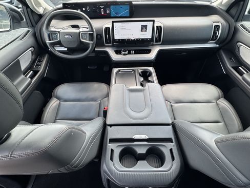 Certified 2025 Ford Expedition Active AWD/4WD image 28