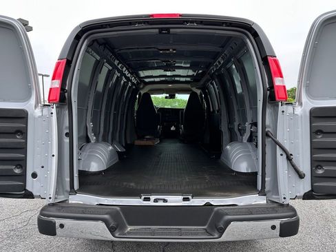 New 2026 GMC Savana 2500 Extended w/ Driver Convenience Package RWD image 21