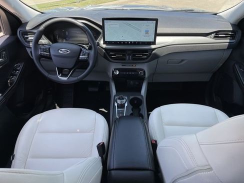 Used 2025 Ford Escape SE FWD image 10