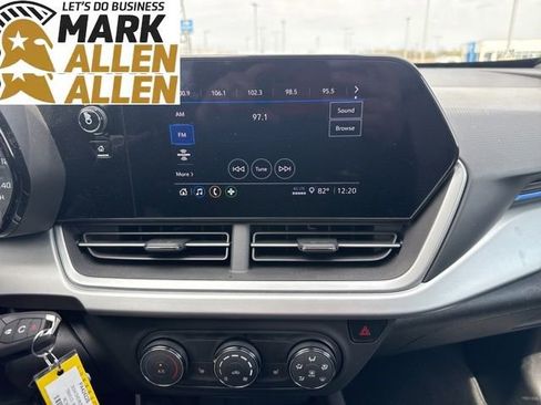 Used 2024 Chevrolet Trax LS w/ LS Convenience Package image 9