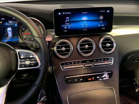 Used 2020 Mercedes-Benz GLC 300 4MATIC image 16