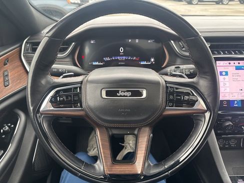 Used 2022 Jeep Grand Cherokee L Summit w/ Luxury Tech Group V image 20