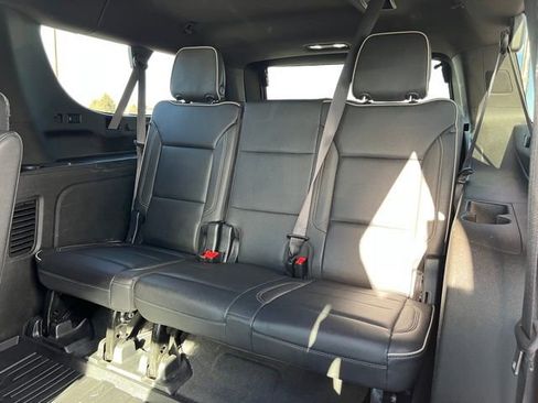 Used 2022 GMC Yukon XL SLT image 30