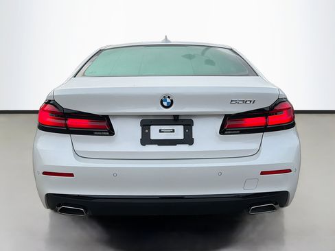 Used 2023 BMW 530i w/ Premium Package image 4