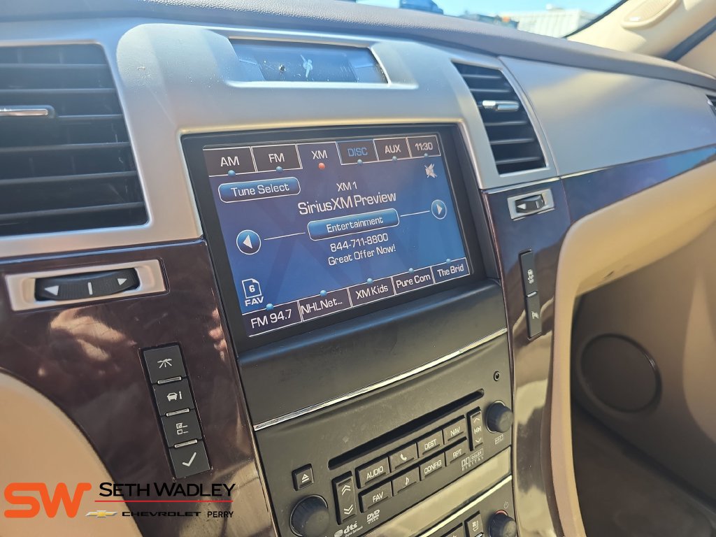 Used 2013 Cadillac Escalade Luxury AWD/4WD image 21