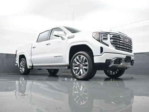 Used 2022 GMC Sierra 1500 Denali w/ Denali Reserve Package AWD/4WD image 23