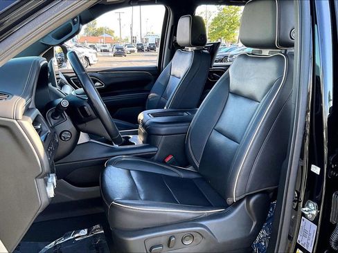 Used 2022 GMC Yukon SLT w/ SLT Premium Package image 10