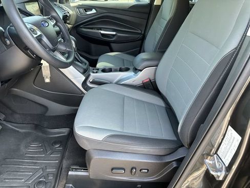 Used 2016 Ford Escape SE w/ Equipment Group 201A FWD image 27