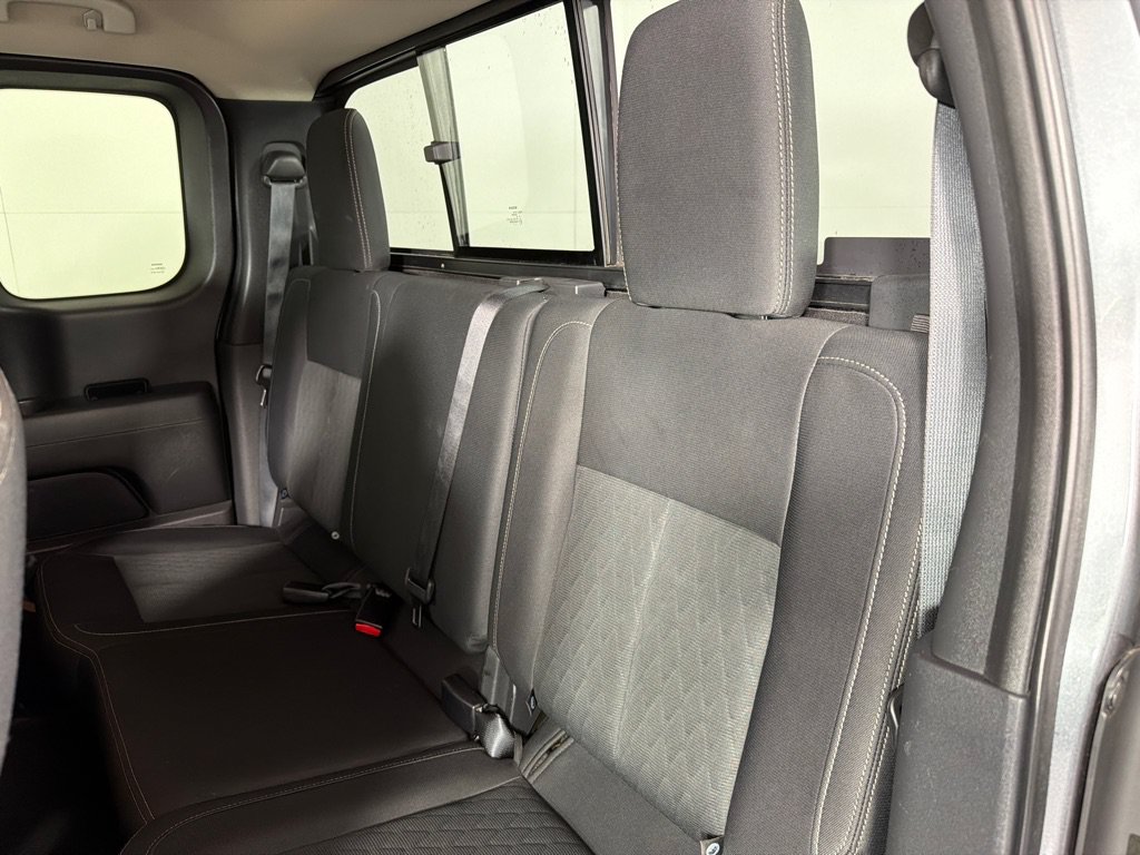 Used 2017 Nissan Titan SV AWD/4WD image 15