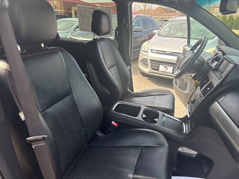 Used 2015 Dodge Grand Caravan R/T w/ Driver Convenience Group image 24
