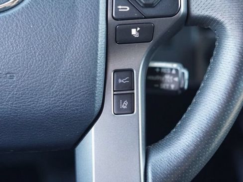 Used 2019 Toyota Tacoma TRD Off-Road w/ Technology Package AWD/4WD image 31