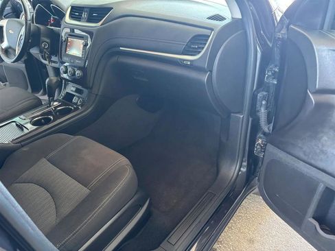 Used 2017 Chevrolet Traverse LT image 10