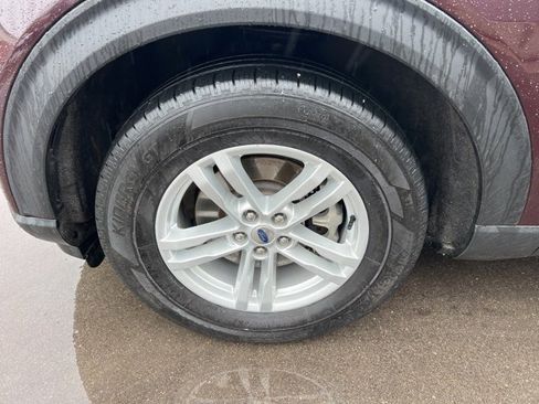 Certified 2022 Ford Explorer XLT w/ Equipment Group 202A image 9