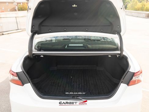 Used 2021 Toyota Camry XLE image 43