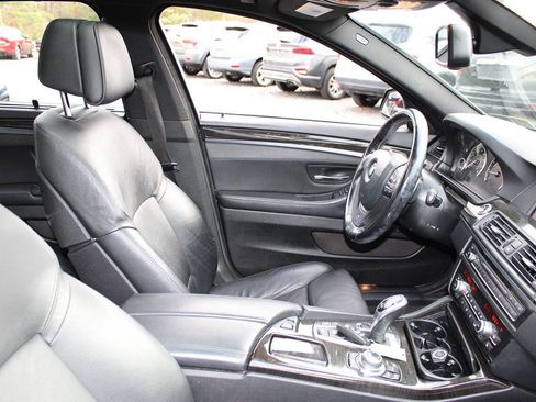 Used 2011 BMW 550i xDrive Sedan image 11
