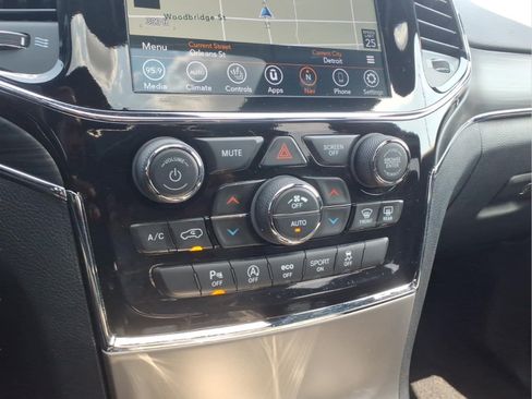 Used 2021 Jeep Grand Cherokee Limited AWD/4WD image 17