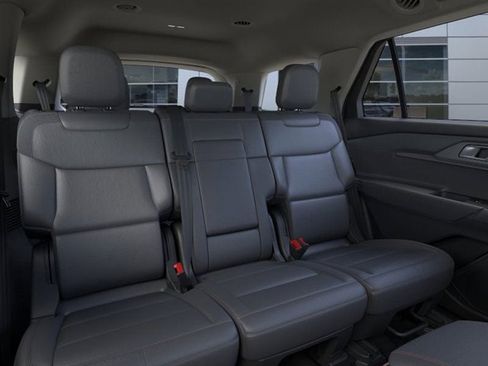 Used 2025 Ford Explorer Active w/ Active Comfort Package image 11