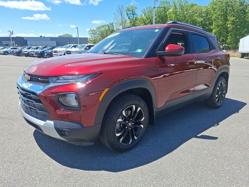 Used 2022 Chevrolet TrailBlazer LT AWD/4WD image 3