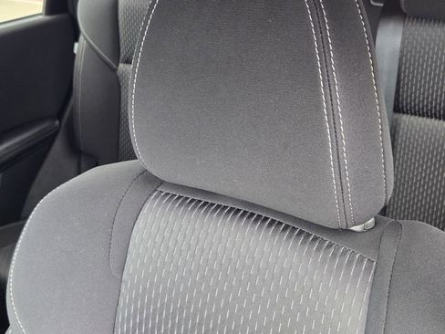 Used 2024 Mitsubishi Outlander ES FWD image 13