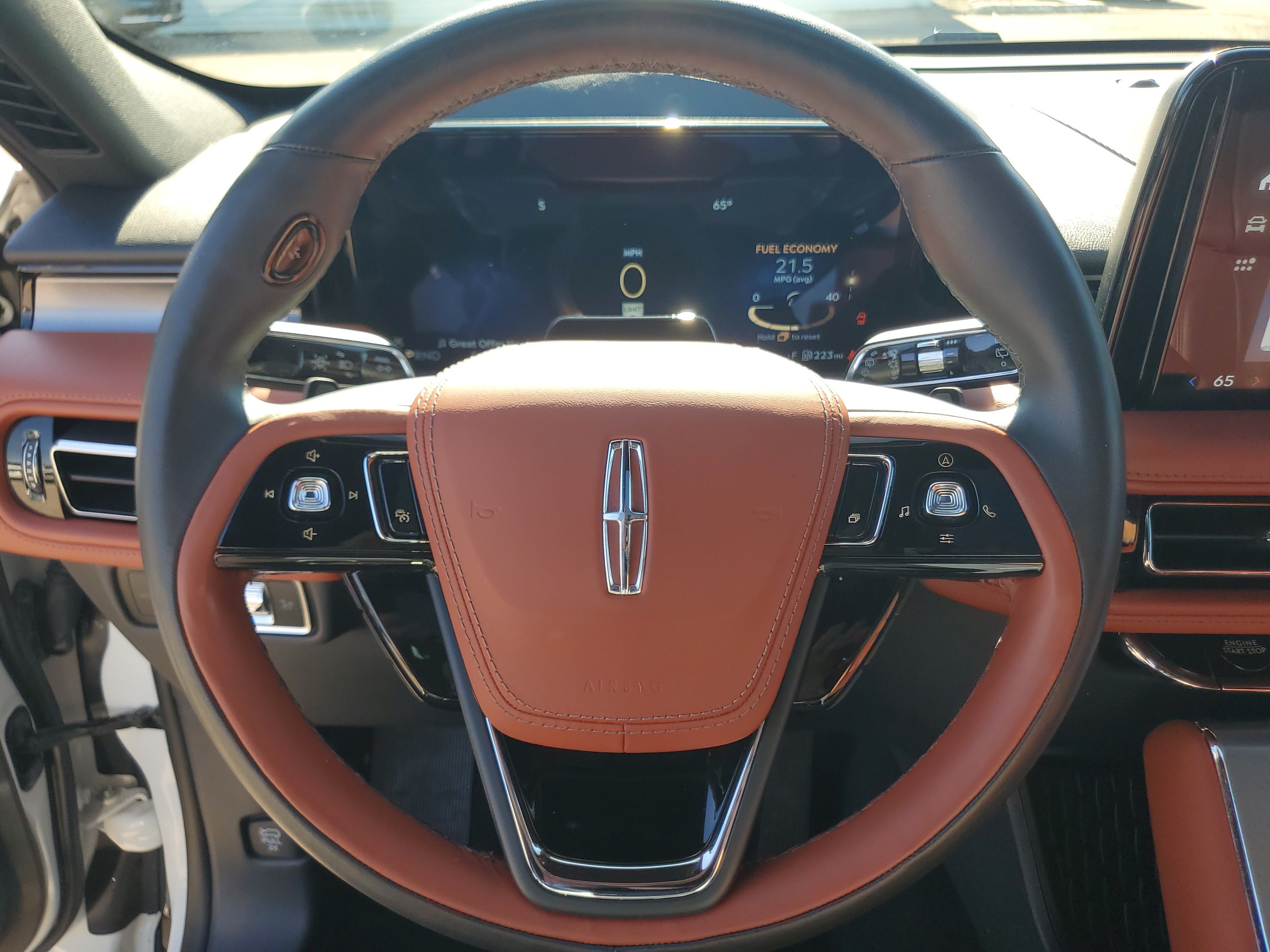 Used 2025 Lincoln Aviator Reserve w/ Equipment Group 201A AWD/4WD image 12