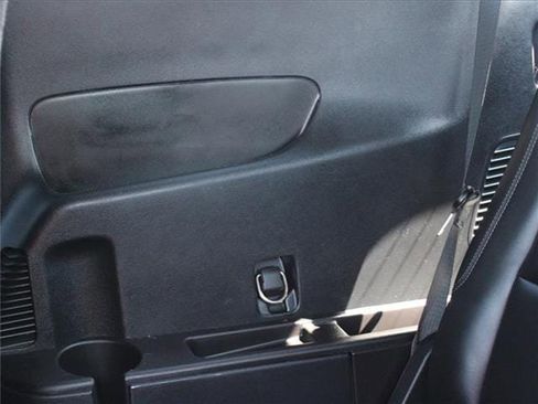 Used 2021 Ford Explorer XLT image 38