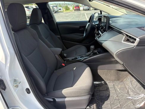 Used 2022 Toyota Corolla LE image 15