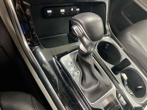 Used 2024 Kia Carnival SX FWD image 17