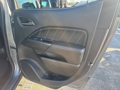 Used 2022 GMC Canyon Denali image 12