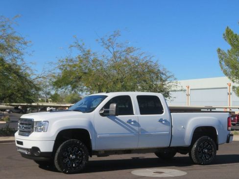 Used 2013 GMC Sierra 2500 Denali image 1