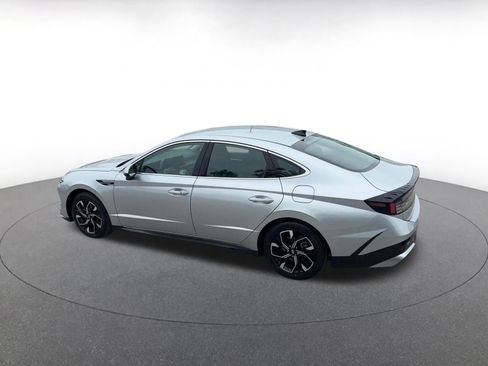 Used 2025 Hyundai Sonata SEL FWD image 10