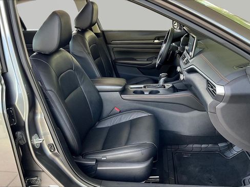 Used 2019 Nissan Altima 2.5 SR w/ SR Premium Package FWD image 28