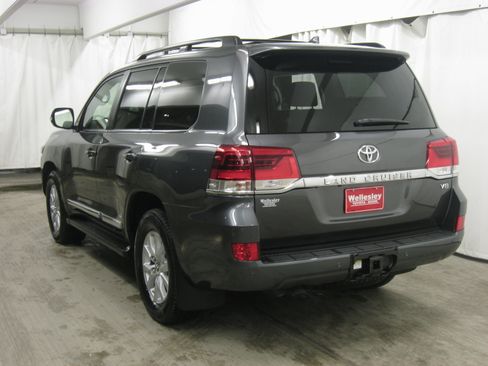 Certified 2017 Toyota Land Cruiser image 30