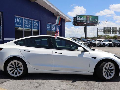 Used 2023 Tesla Model 3 Standard Range RWD image 3