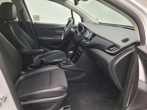 Used 2022 Buick Encore Preferred w/ Safety Package FWD image 21