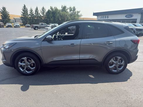 Certified 2025 Ford Escape ST-Line Select AWD/4WD image 26
